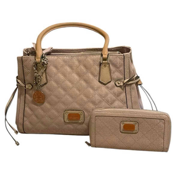 Guess Handbags - Guess Handbag and Wallet Los Angeles 1981 handbag and wallet ,topstitch fabric